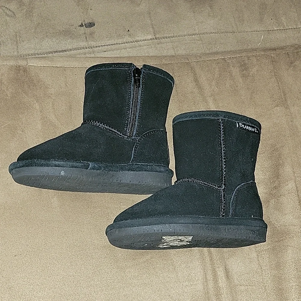 Bearpaw Kids Black Suede Leather‎ Sheepskin Lined Winter Boots